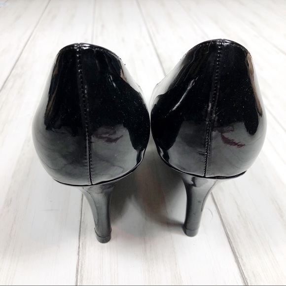 Kelly & Katie Faux Patent Pumps, size 7 Wide. - Picture 5 of 8
